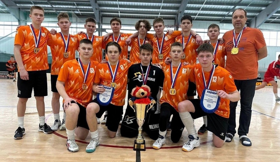 Победителем всероссийских соревнований по флорболу стала команда из Северодвинска